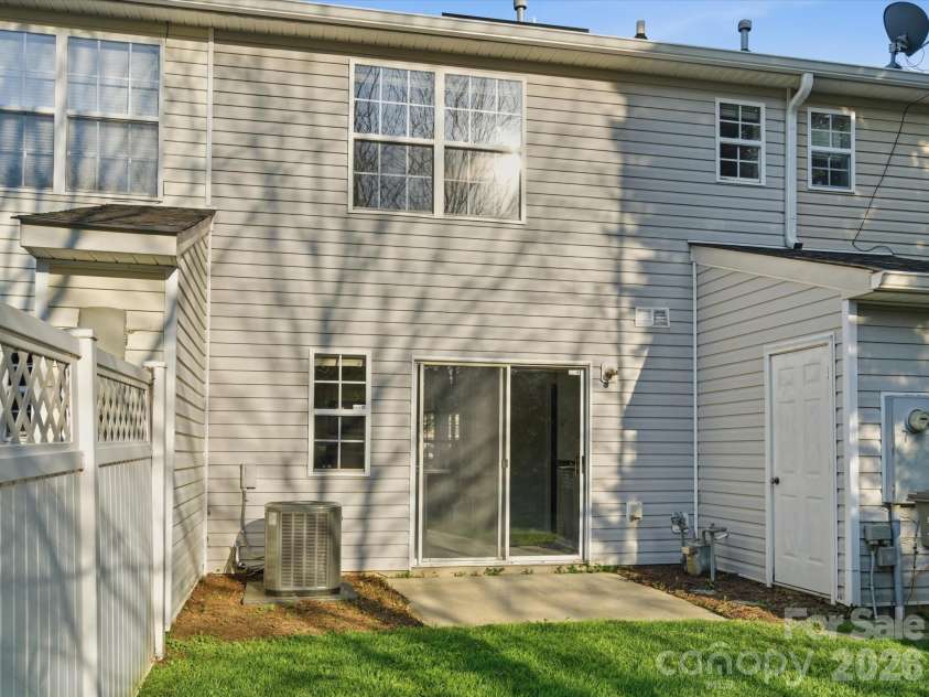 2940 Mayer House Court, Charlotte, NC 28214.  MLS# CAR4365123, YatesRealty ID 10945. 