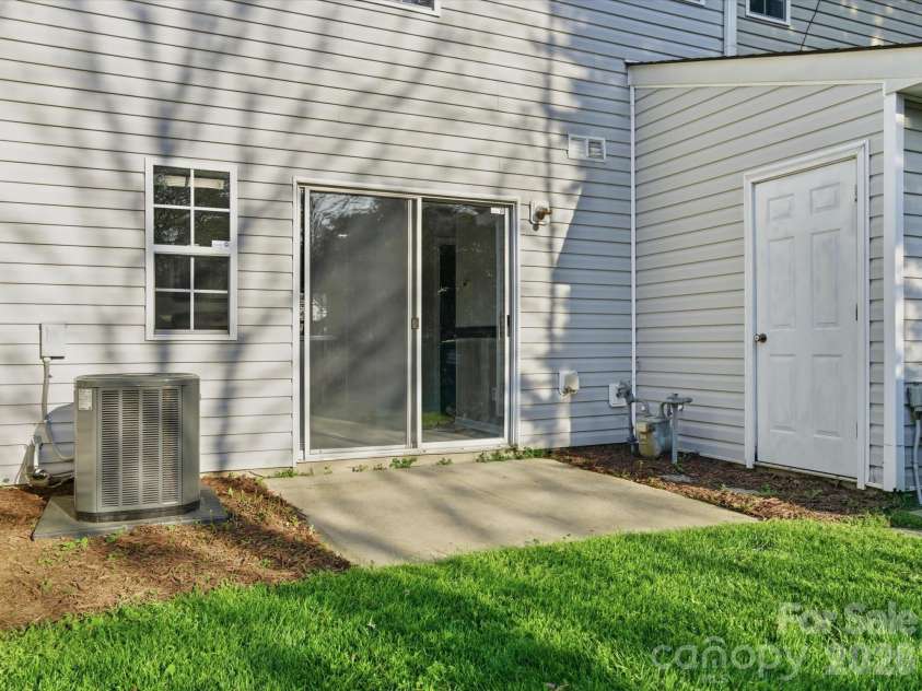2940 Mayer House Court, Charlotte, NC 28214.  MLS# CAR4365123, YatesRealty ID 10945. 