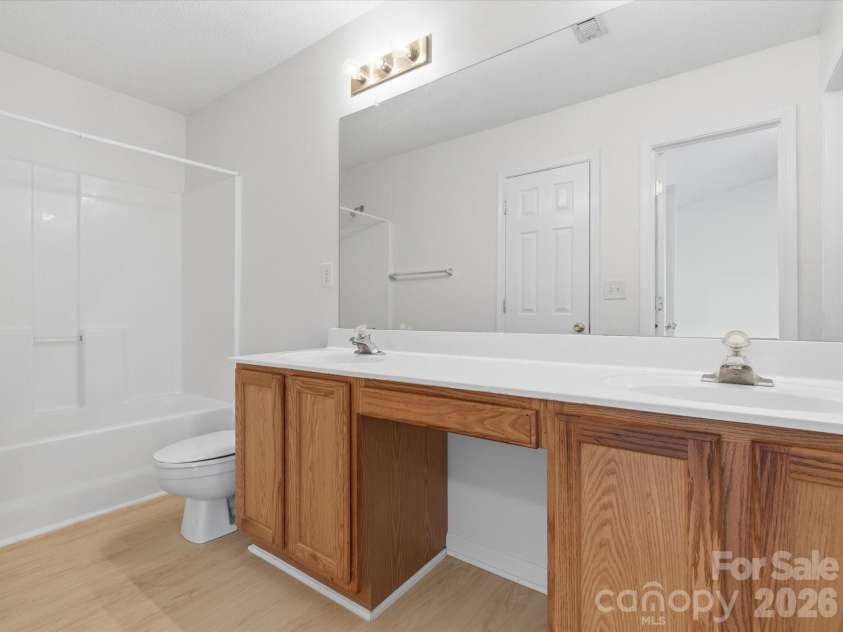 2940 Mayer House Court, Charlotte, NC 28214.  MLS# CAR4365123, YatesRealty ID 10945. Bathroom 2