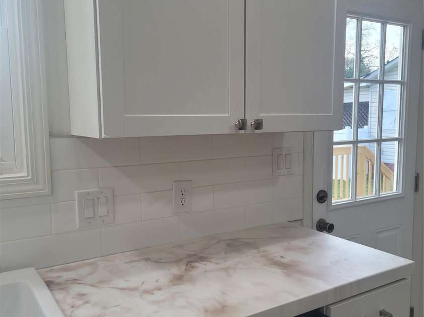 401 Woodlawn Avenue, Cramerton, NC 28032.  MLS# CAR4193878, YatesRealty ID 10945. Kitchen