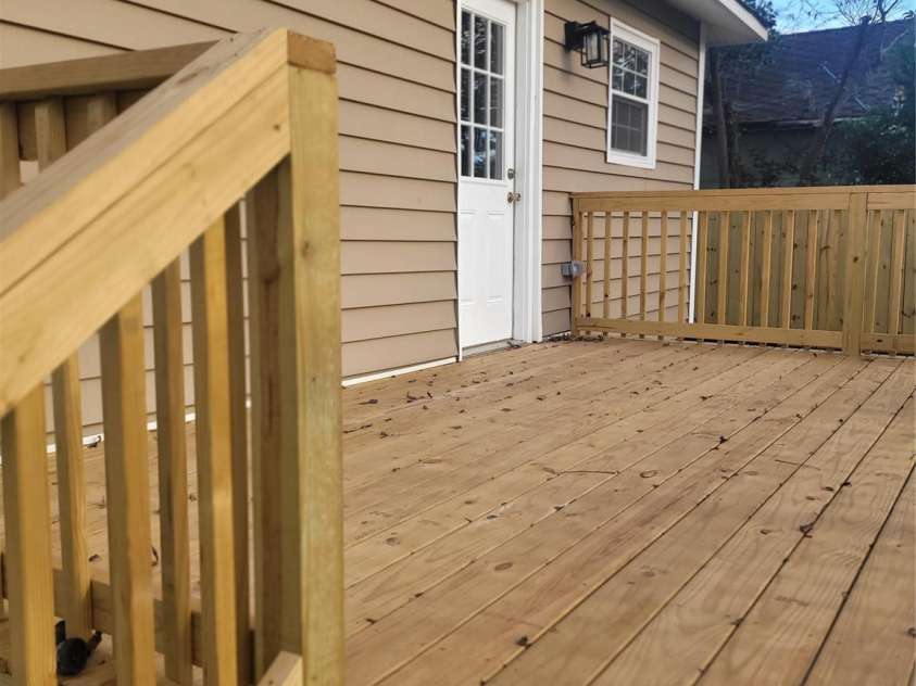 401 Woodlawn Avenue, Cramerton, NC 28032.  MLS# CAR4193878, YatesRealty ID 10945. New Deck