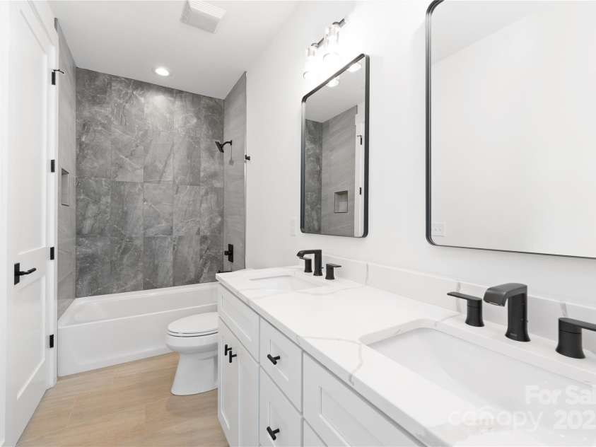 2965 Beech Nut Road, Charlotte, NC 28208.  MLS# CAR4224960, YatesRealty ID 10946. 