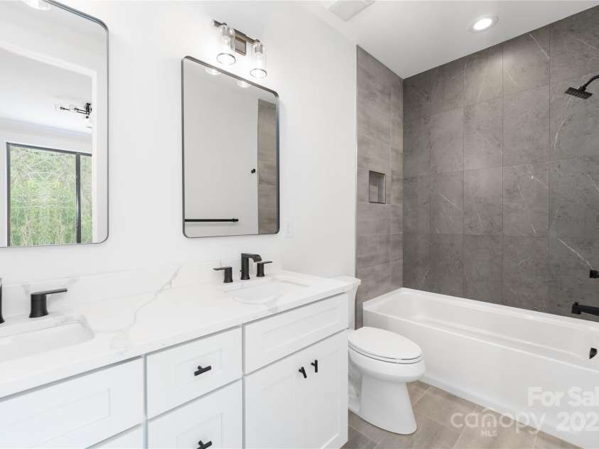 2965 Beech Nut Road, Charlotte, NC 28208.  MLS# CAR4224960, YatesRealty ID 10946. 