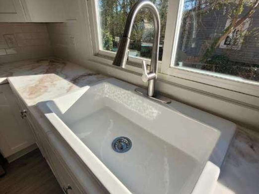 1116 East Drive, Gastonia, NC 28052.  MLS# CAR4211550, YatesRealty ID 10947. Farmhouse Porcelain Sink