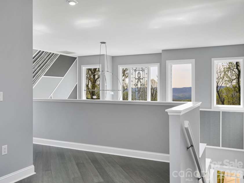 161 Birchwood Drive, Hendersonville, NC 28739.  MLS# CAR4366510, YatesRealty ID 10947. 