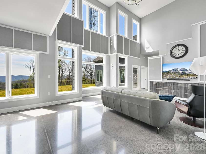 161 Birchwood Drive, Hendersonville, NC 28739.  MLS# CAR4366510, YatesRealty ID 10947. 