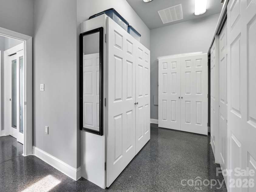 161 Birchwood Drive, Hendersonville, NC 28739.  MLS# CAR4366510, YatesRealty ID 10947. 
