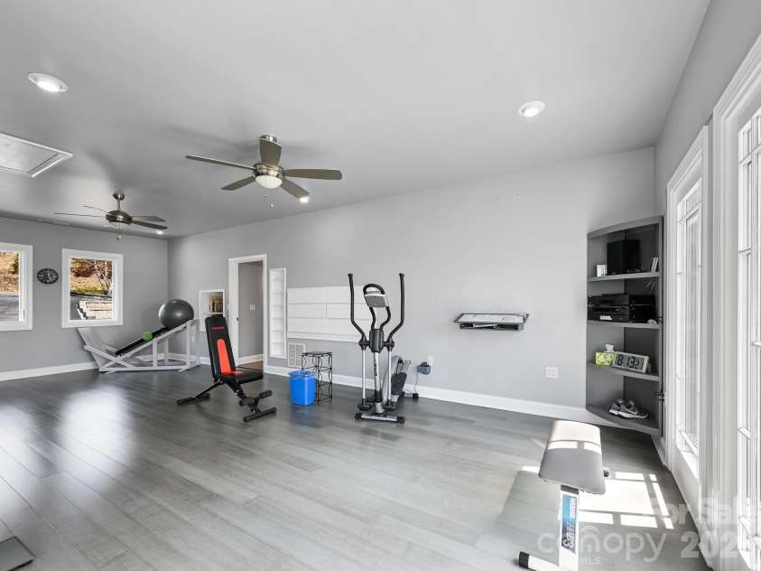 161 Birchwood Drive, Hendersonville, NC 28739.  MLS# CAR4366510, YatesRealty ID 10947. 