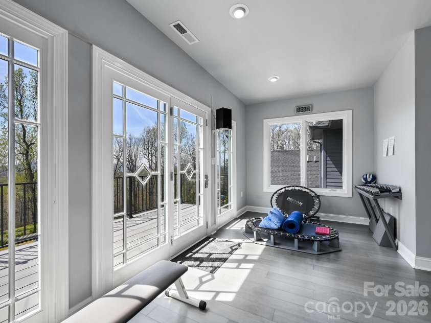 161 Birchwood Drive, Hendersonville, NC 28739.  MLS# CAR4366510, YatesRealty ID 10947. 