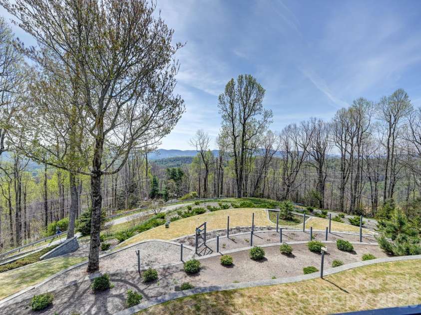 161 Birchwood Drive, Hendersonville, NC 28739.  MLS# CAR4366510, YatesRealty ID 10947. 