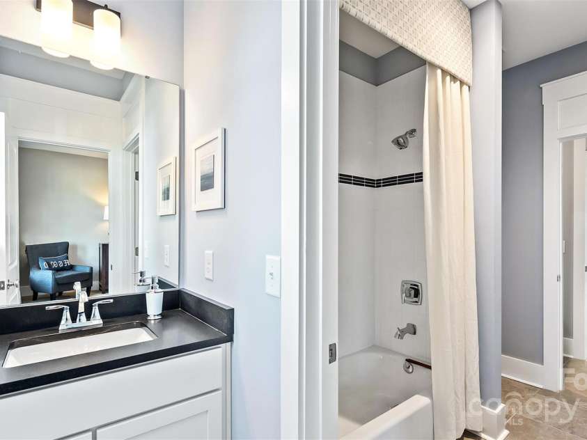 4444 Moxie Way, Charlotte, NC 28215.  MLS# CAR4255167, YatesRealty ID 10948. Bath 2