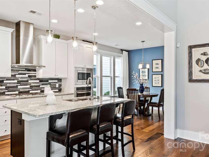 4444 Moxie Way, Charlotte, NC 28215.  MLS# CAR4255167, YatesRealty ID 10948. Kitchen