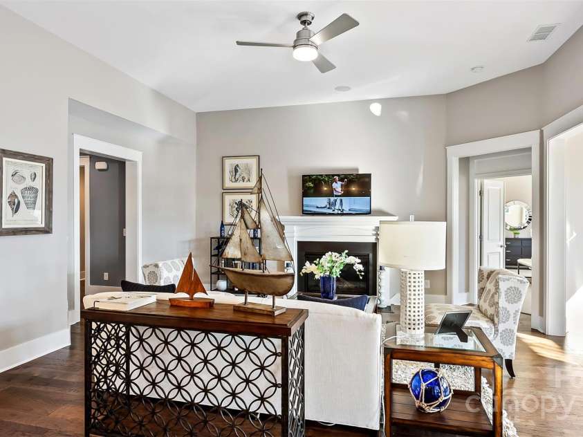 4444 Moxie Way, Charlotte, NC 28215.  MLS# CAR4255167, YatesRealty ID 10948. Suite 3