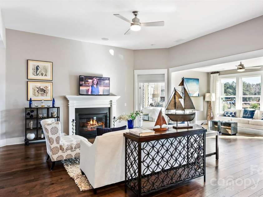 4444 Moxie Way, Charlotte, NC 28215.  MLS# CAR4255167, YatesRealty ID 10948. Suite 3