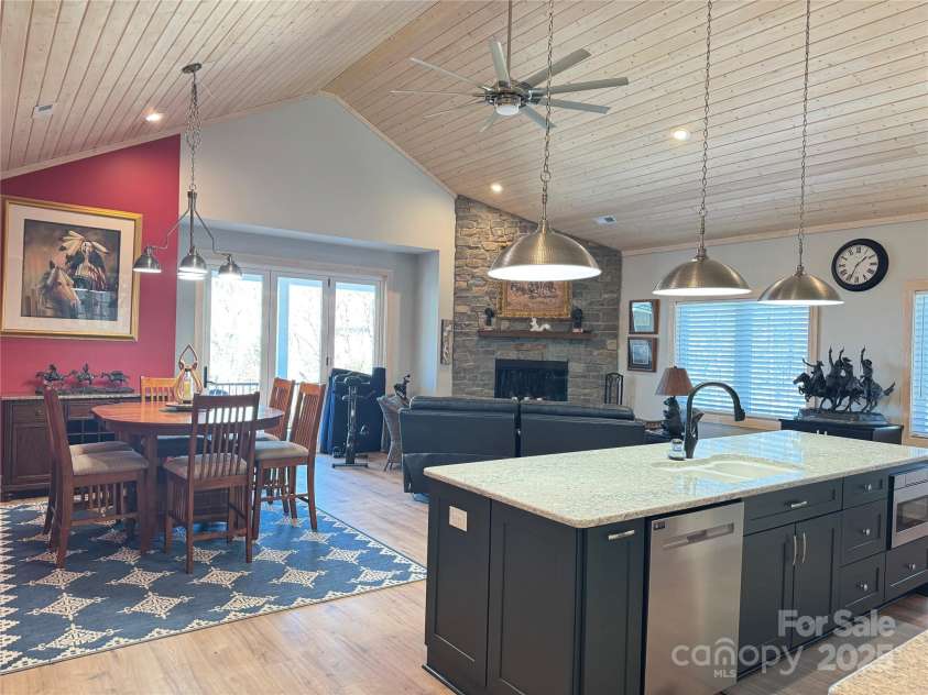 54 Paynes Court, Roaring Gap, NC 28668.  MLS# CAR4216452, YatesRealty ID 10949. 