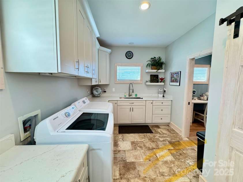 54 Paynes Court, Roaring Gap, NC 28668.  MLS# CAR4216452, YatesRealty ID 10949. 