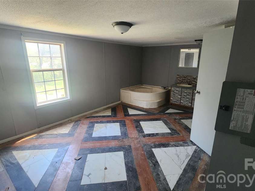 802 15th Street, Newton, NC 28658.  MLS# CAR4364894, YatesRealty ID 10949. 