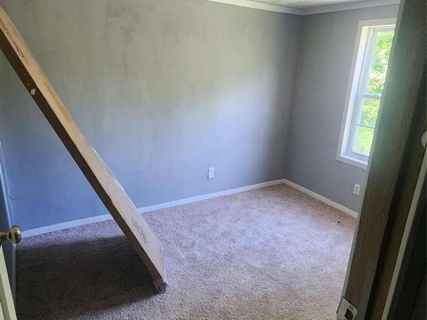 802 15th Street, Newton, NC 28658.  MLS# CAR4364894, YatesRealty ID 10949. 