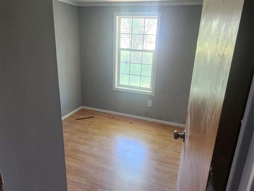 802 15th Street, Newton, NC 28658.  MLS# CAR4364894, YatesRealty ID 10949. 