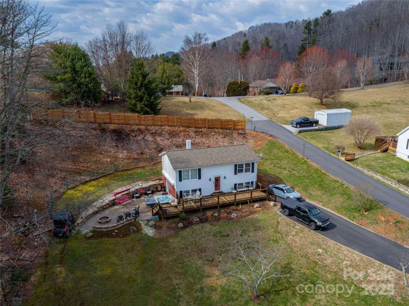 105 Byrd Street, Burnsville, NC 28714.  MLS# CAR4113495, YatesRealty ID 1095. 