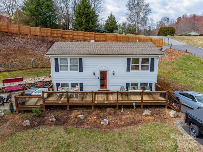 105 Byrd Street, Burnsville, NC 28714.  MLS# CAR4113495, YatesRealty ID 1095. 