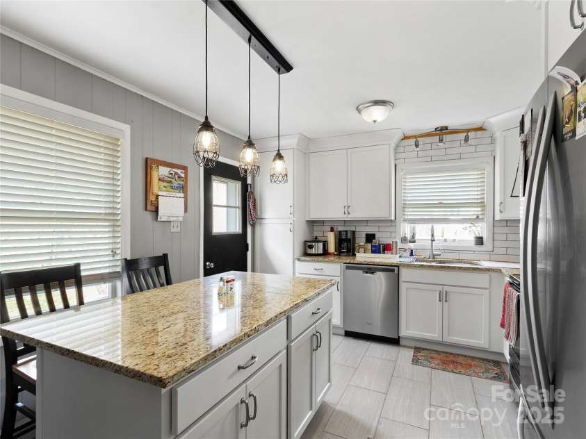 105 Byrd Street, Burnsville, NC 28714.  MLS# CAR4113495, YatesRealty ID 1095. 