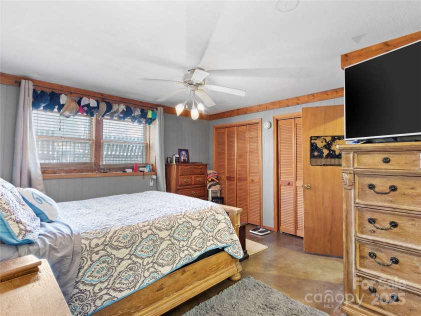 105 Byrd Street, Burnsville, NC 28714.  MLS# CAR4113495, YatesRealty ID 1095. 
