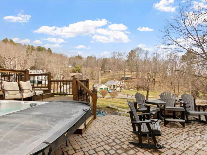 105 Byrd Street, Burnsville, NC 28714.  MLS# CAR4113495, YatesRealty ID 1095. 