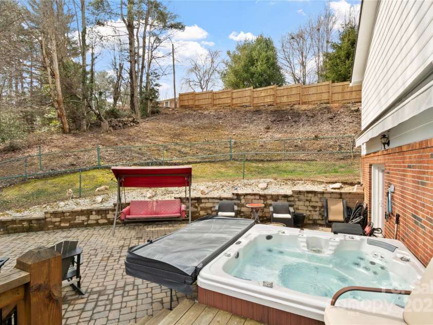 105 Byrd Street, Burnsville, NC 28714.  MLS# CAR4113495, YatesRealty ID 1095. 