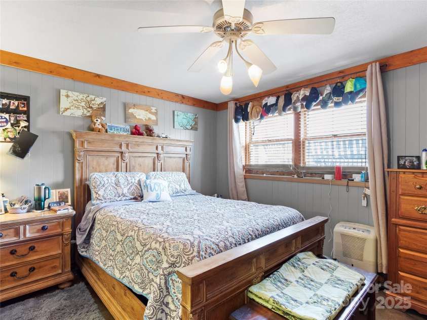 105 Byrd Street, Burnsville, NC 28714.  MLS# CAR4113495, YatesRealty ID 1095. Primary Bedroom