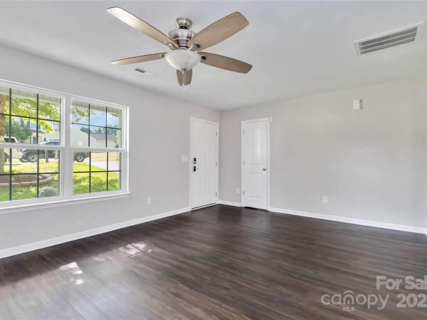 2557 Mulberry Pond Drive, Charlotte, NC 28208.  MLS# CAR4294608, YatesRealty ID 1095. 