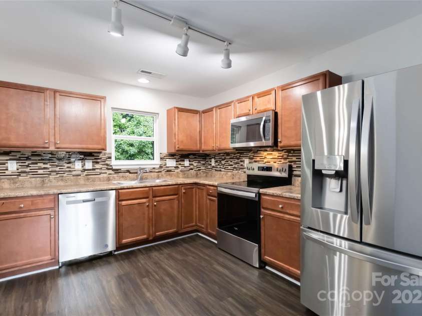 2557 Mulberry Pond Drive, Charlotte, NC 28208.  MLS# CAR4294608, YatesRealty ID 1095. 