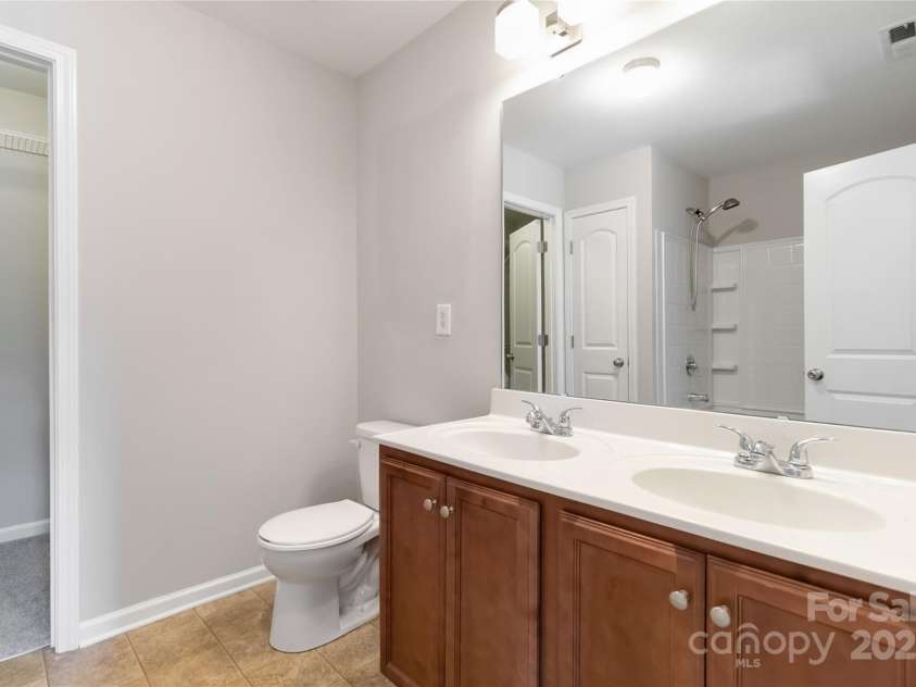 2557 Mulberry Pond Drive, Charlotte, NC 28208.  MLS# CAR4294608, YatesRealty ID 1095. 