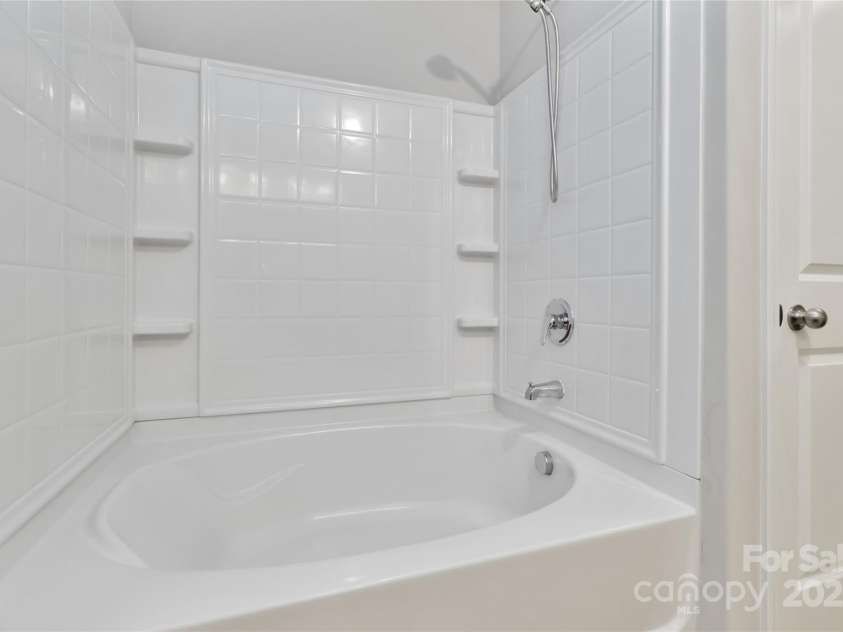 2557 Mulberry Pond Drive, Charlotte, NC 28208.  MLS# CAR4294608, YatesRealty ID 1095. 