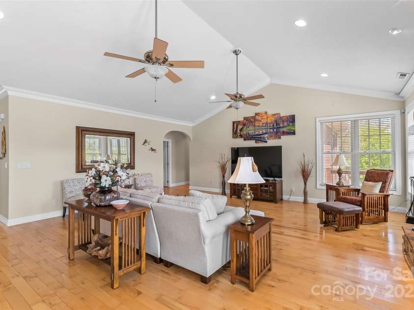 26 Willie Lane, Weaverville, NC 28787.  MLS# CAR4251588, YatesRealty ID 10950. 