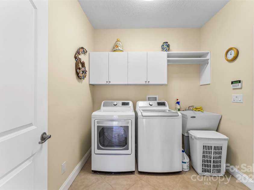 26 Willie Lane, Weaverville, NC 28787.  MLS# CAR4251588, YatesRealty ID 10950. 