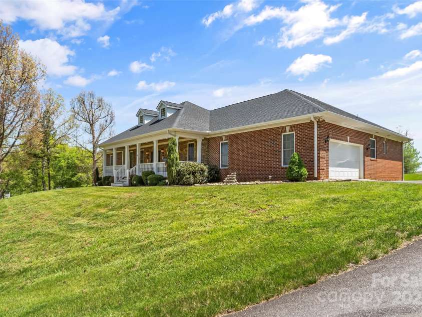 26 Willie Lane, Weaverville, NC 28787.  MLS# CAR4251588, YatesRealty ID 10950. 