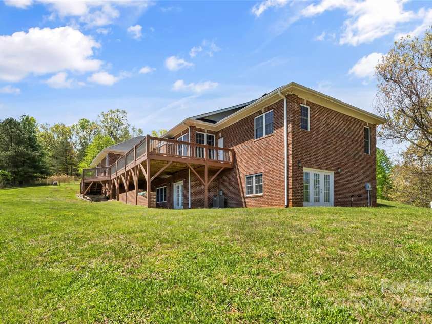 26 Willie Lane, Weaverville, NC 28787.  MLS# CAR4251588, YatesRealty ID 10950. 