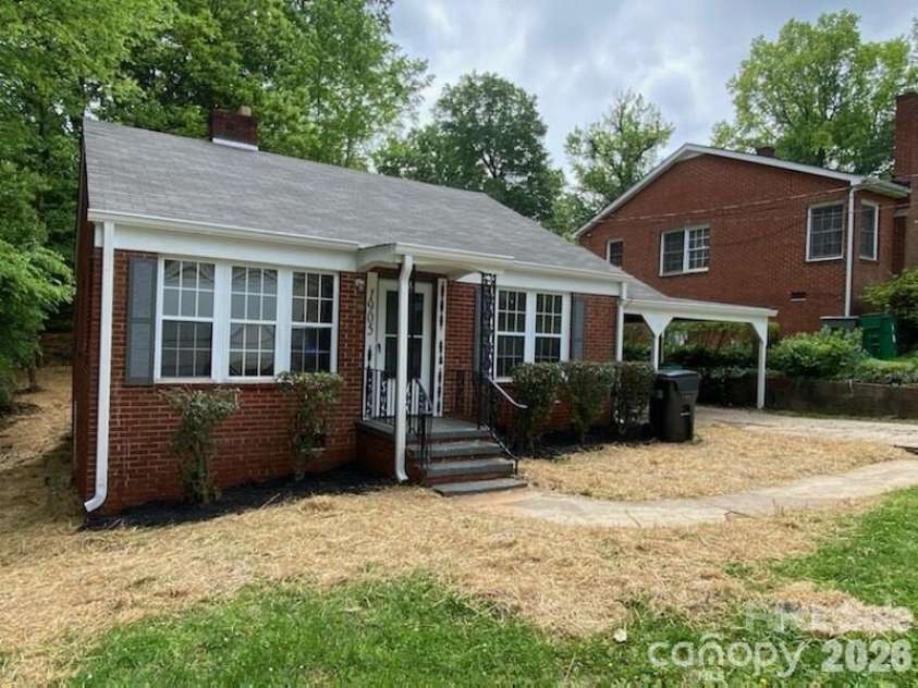 1905 Russell Avenue, Charlotte, NC 28216.  MLS# CAR4364247, YatesRealty ID 10951. 