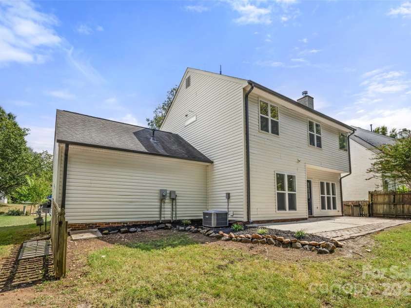 3898 Longwood Drive, Concord, NC 28027.  MLS# CAR4303111, YatesRealty ID 10951. 