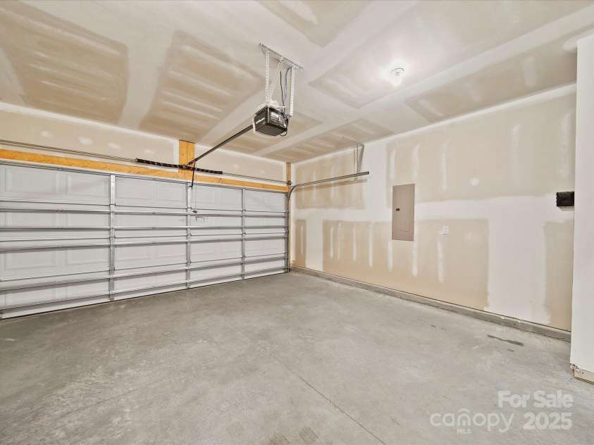 113 Fosters Glen Place, Mooresville, NC 28115.  MLS# CAR4244713, YatesRealty ID 10952. 