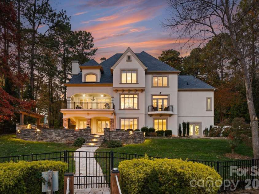 128 Brownstone Drive, Mooresville, NC 28117.  MLS# CAR4364969, YatesRealty ID 10952. 