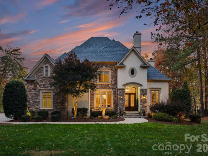 128 Brownstone Drive, Mooresville, NC 28117.  MLS# CAR4364969, YatesRealty ID 10952. 