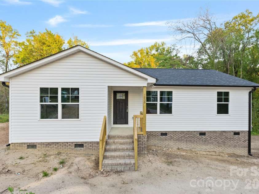 1237 Haywood Avenue, Kannapolis, NC 28081.  MLS# CAR4369130, YatesRealty ID 10953. 