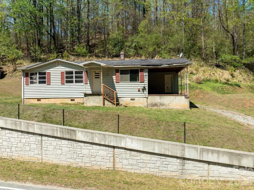 2687 Indian Grave Road, Lenoir, NC 28645.  MLS# CAR4368429, YatesRealty ID 10954. 