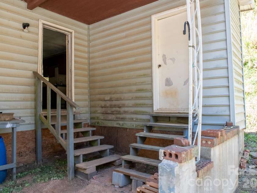 2687 Indian Grave Road, Lenoir, NC 28645.  MLS# CAR4368429, YatesRealty ID 10954. 
