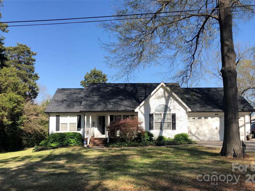 215 Raleigh Street, Concord, NC 28027.  MLS# CAR4246401, YatesRealty ID 10955. 
