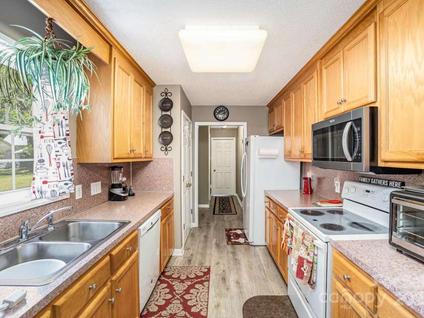 215 Raleigh Street, Concord, NC 28027.  MLS# CAR4246401, YatesRealty ID 10955. 