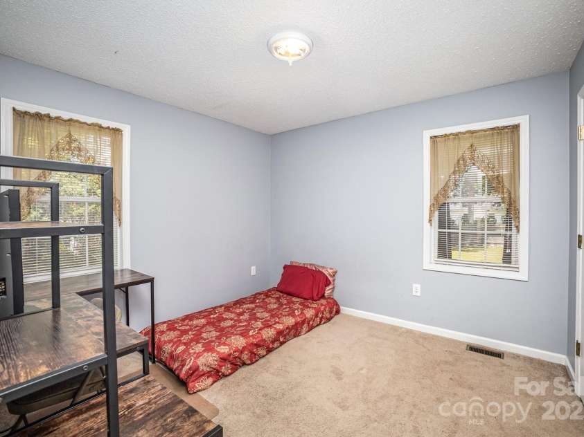 215 Raleigh Street, Concord, NC 28027.  MLS# CAR4246401, YatesRealty ID 10955. 