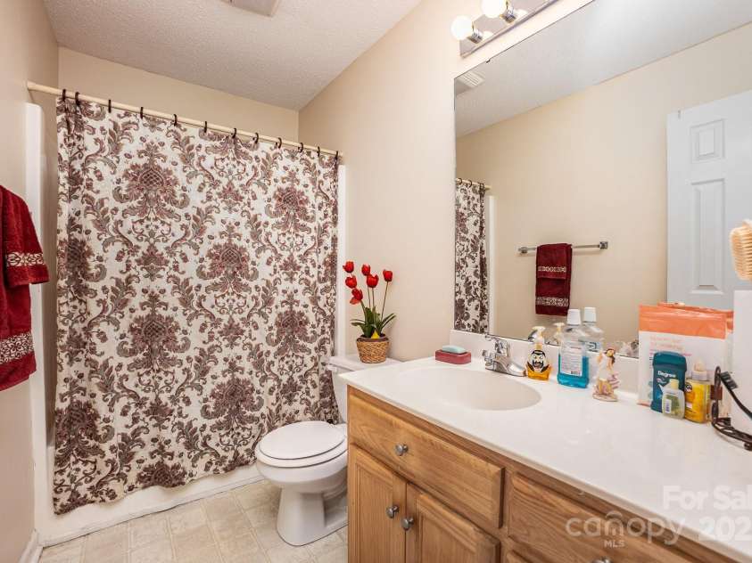 215 Raleigh Street, Concord, NC 28027.  MLS# CAR4246401, YatesRealty ID 10955. 